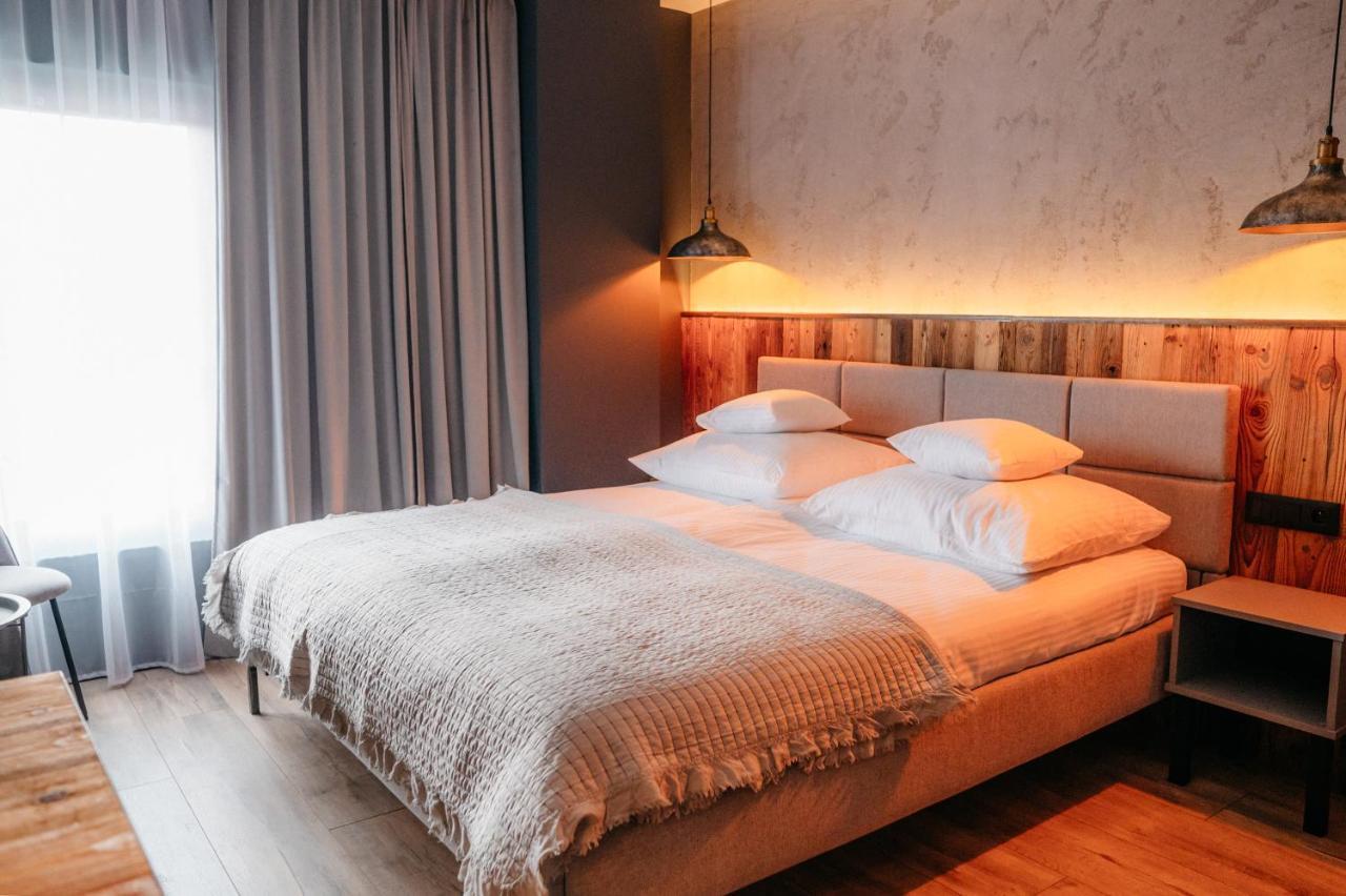 Sleep Well 1999 Hotel Tychy Bagian luar foto