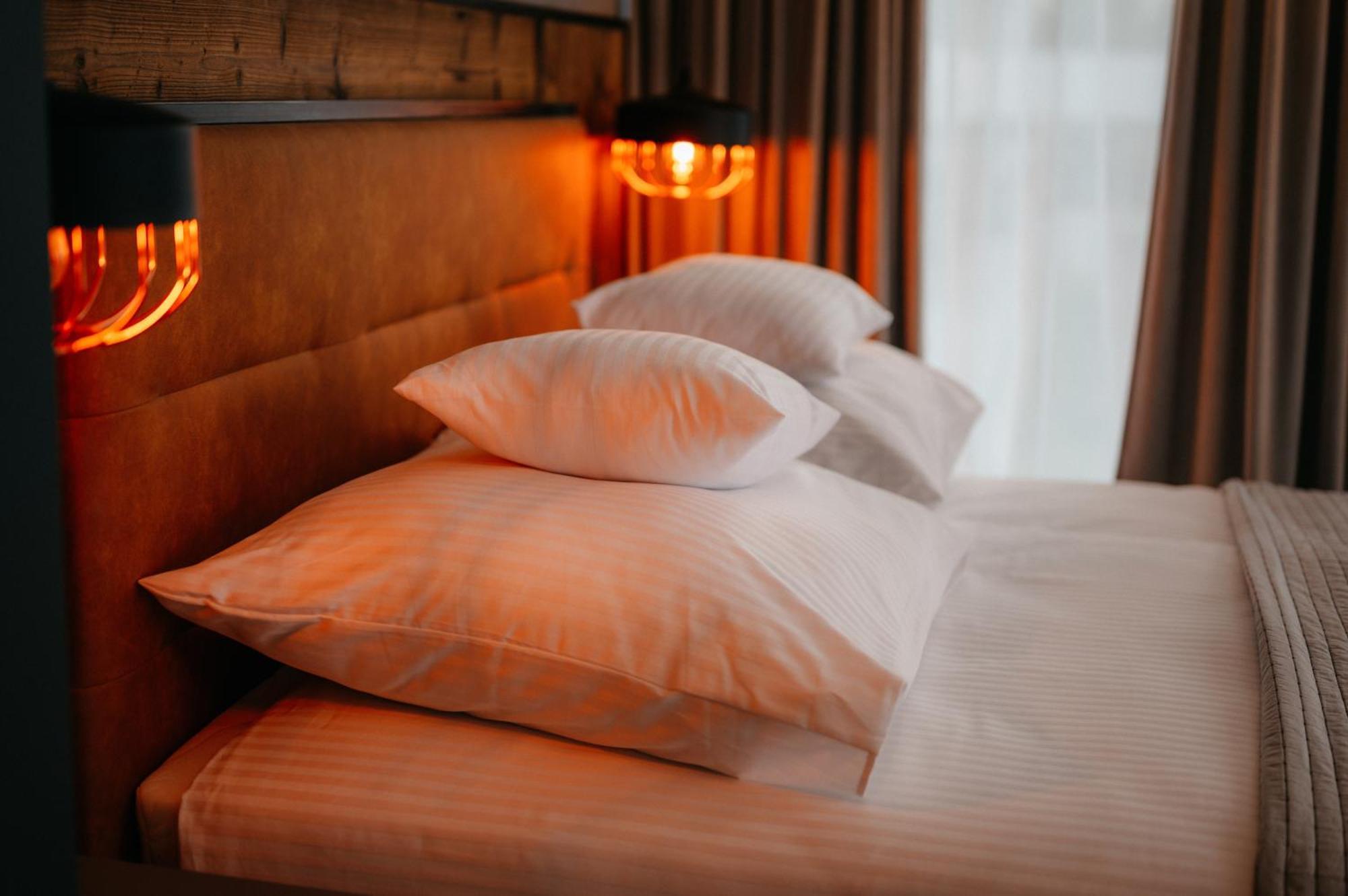 Sleep Well 1999 Hotel Tychy Bagian luar foto