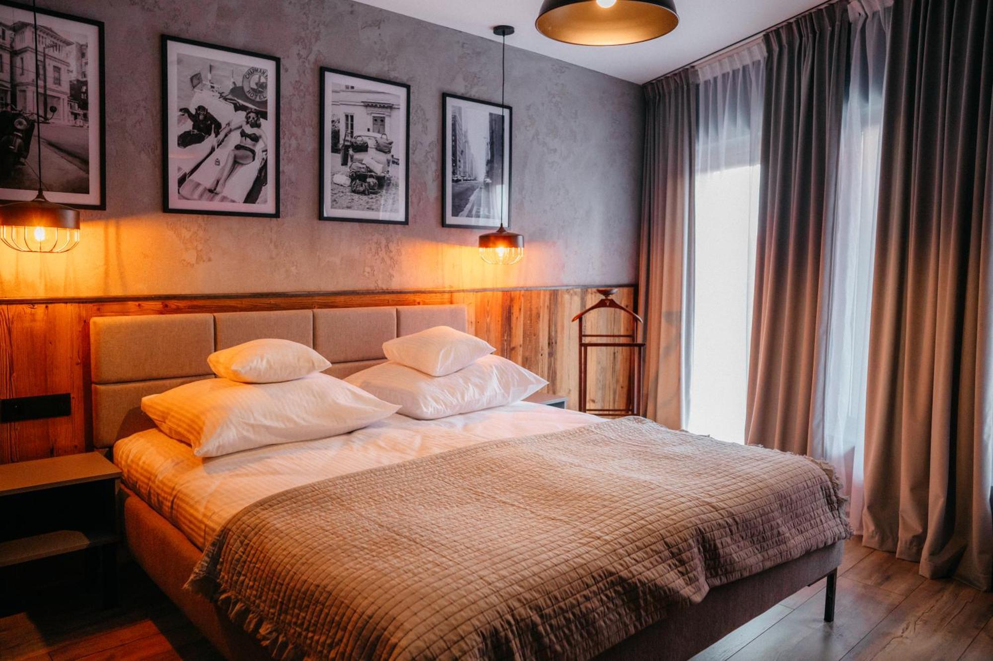 Sleep Well 1999 Hotel Tychy Bagian luar foto